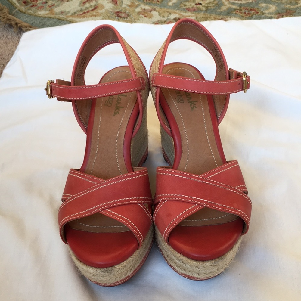 Clarks platform wedge sandals 6M